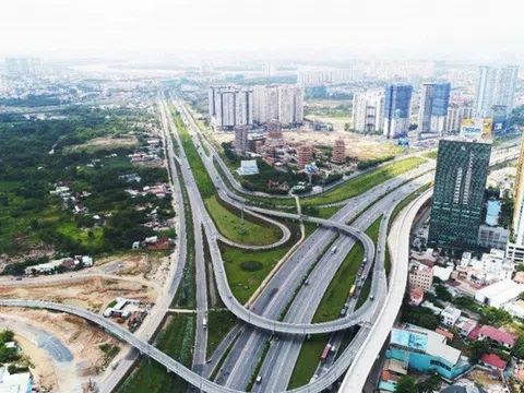 Chính phủ chỉ đạo quyết liệt, đầu tư công chuyển biến tích cực so với 5 tháng đầu năm